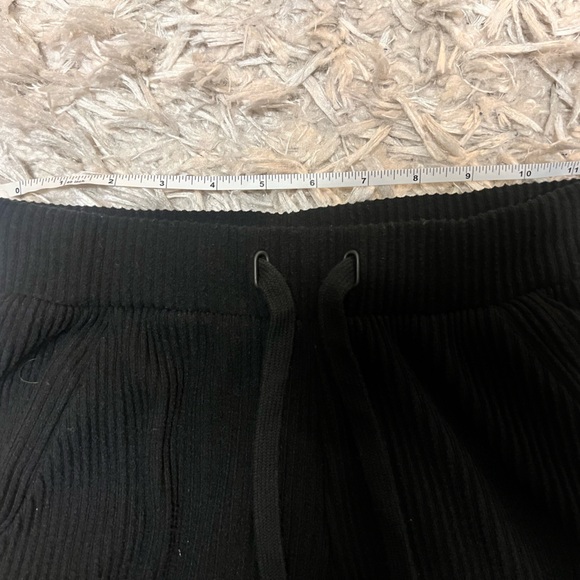 ALO Yoga Muse Joggers - Picture 3 of 4